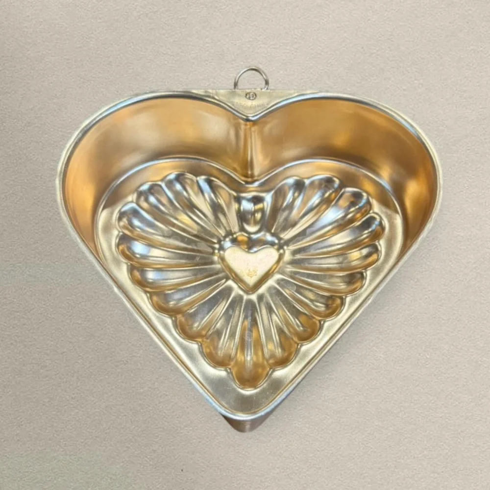 Vintage Style Gold Tone Heart Baking Mold | Cottagecore Kitchen Wall Decor | Ret